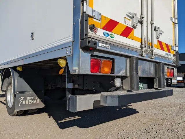 いすゞ フォワード 2PG-FRR90S2(2WD)の写真8