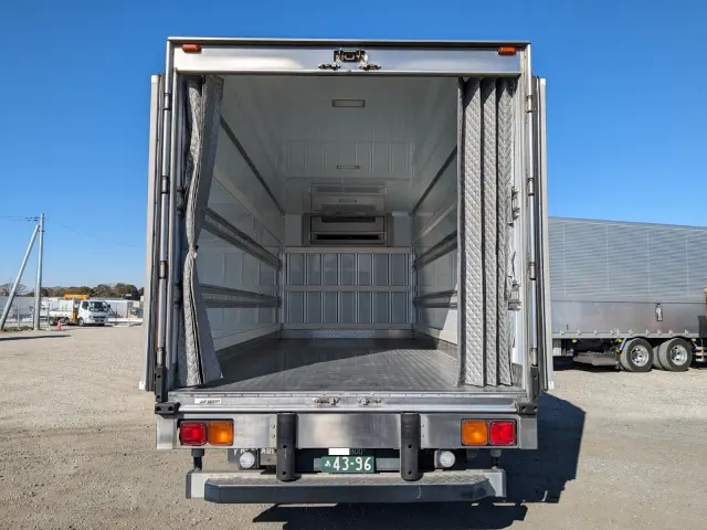 いすゞ フォワード 2PG-FRR90S2(2WD)の写真9