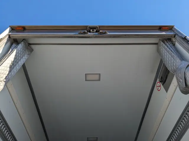 いすゞ フォワード 2PG-FRR90S2(2WD)の写真11