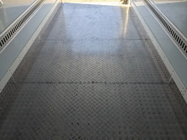 いすゞ フォワード 2PG-FRR90S2(2WD)の写真18