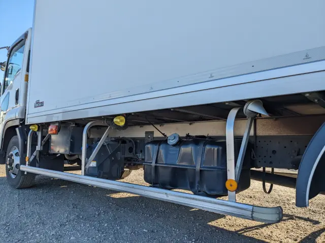 いすゞ フォワード 2PG-FRR90S2(2WD)の写真26