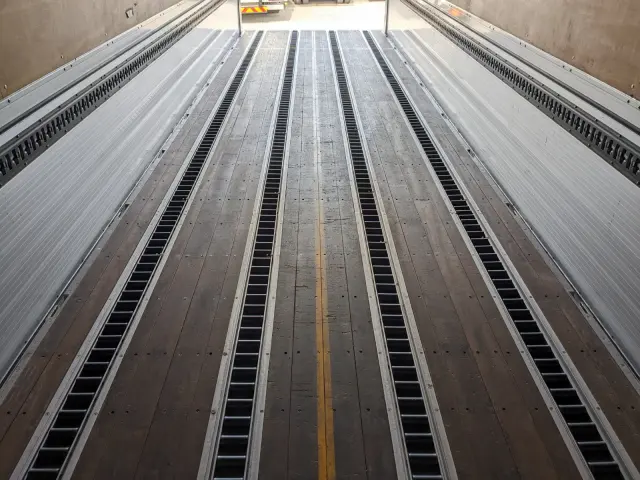 UD クオン 2PG-CG5CA(8x4)の写真17