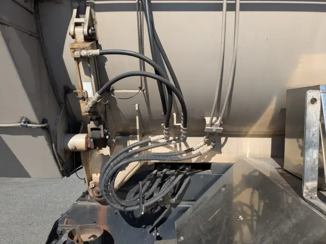 UD クオン QPG-CD5YL(6x2)の写真33