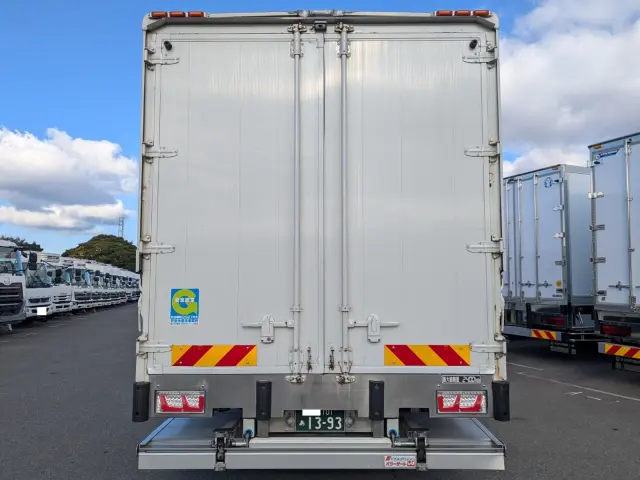 いすゞ フォワード TKG-FRR90T2(2WD)の写真4