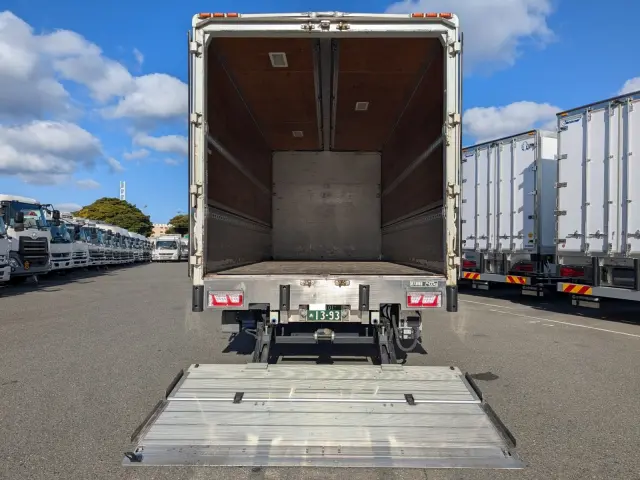 いすゞ フォワード TKG-FRR90T2(2WD)の写真5