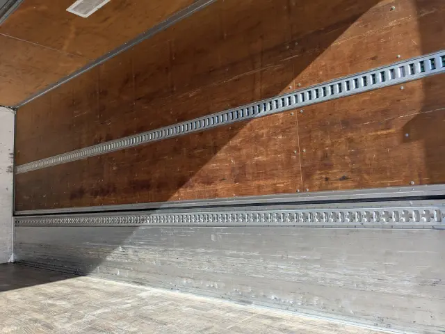 いすゞ フォワード TKG-FRR90T2(2WD)の写真11