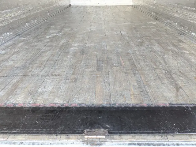 いすゞ フォワード TKG-FRR90T2(2WD)の写真13