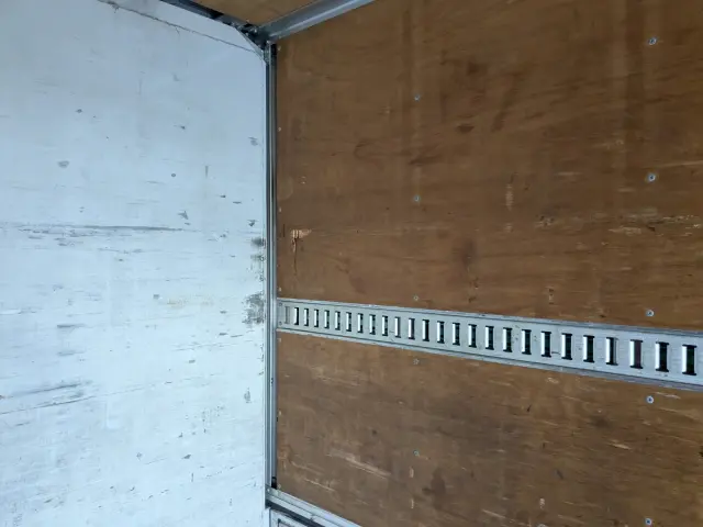 いすゞ フォワード TKG-FRR90T2(2WD)の写真24