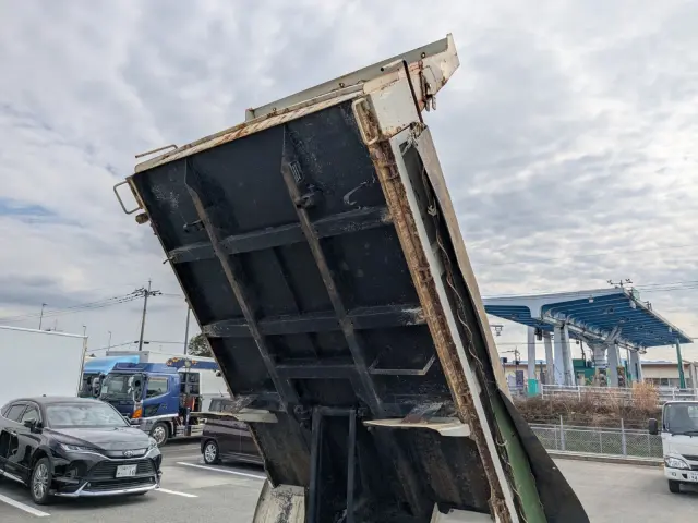 いすゞ エルフ TKG-NJR85AD(2WD)の写真22