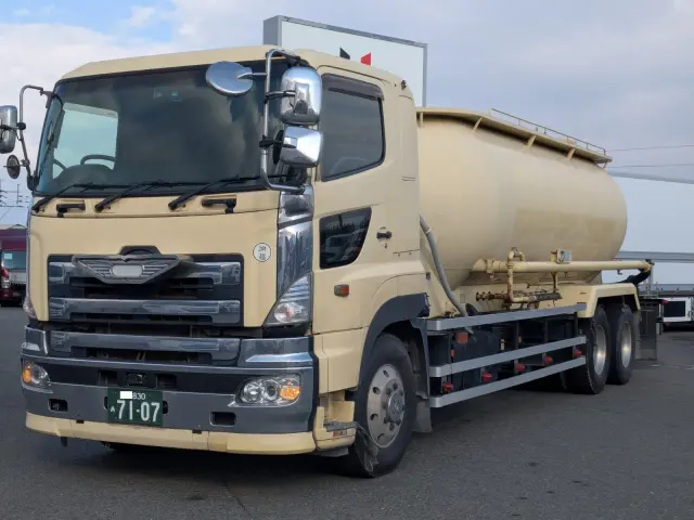 日野 プロフィア ADG-FR1EXYG(6x2)の写真1