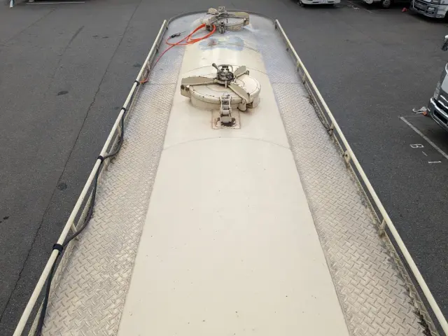 日野 プロフィア ADG-FR1EXYG(6x2)の写真9