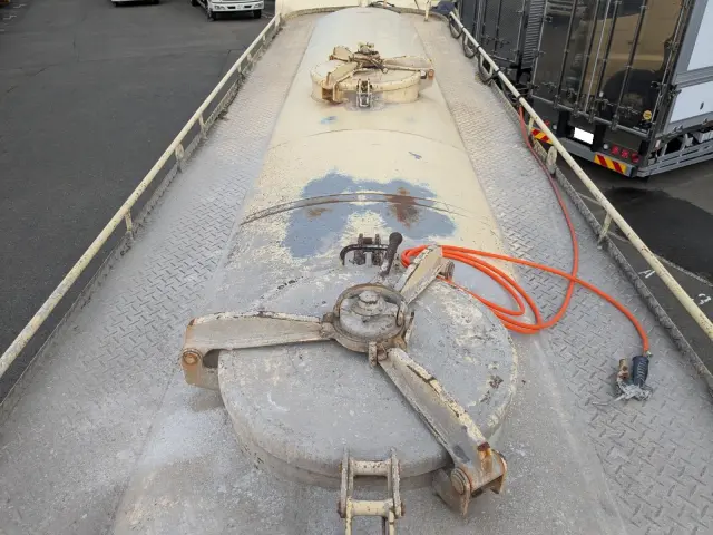 日野 プロフィア ADG-FR1EXYG(6x2)の写真11