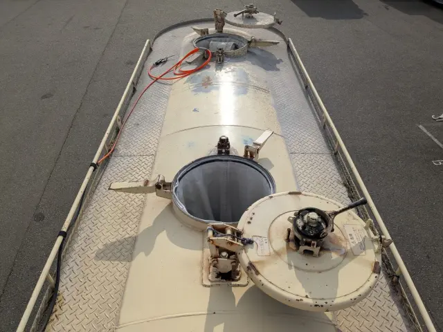 日野 プロフィア ADG-FR1EXYG(6x2)の写真12