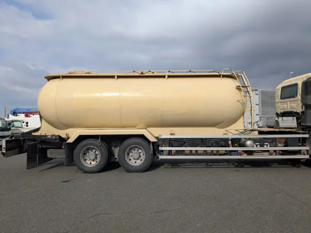 日野 プロフィア ADG-FR1EXYG(6x2)の写真25