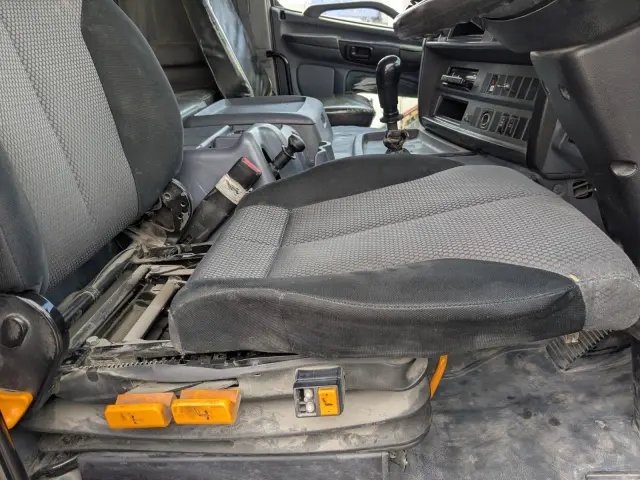 日野 プロフィア ADG-FR1EXYG(6x2)の写真33