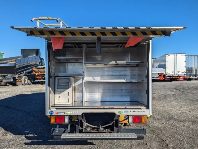 いすゞ エルフ TRG-NLR85AN(2WD)の写真9