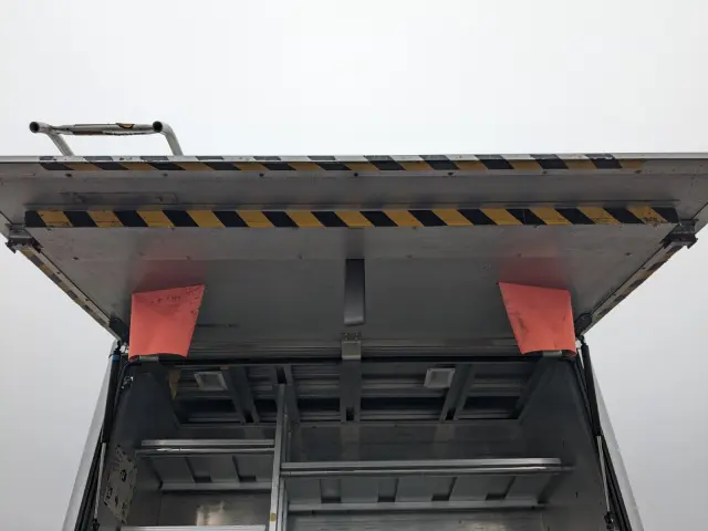 いすゞ エルフ TRG-NLR85AN(2WD)の写真11