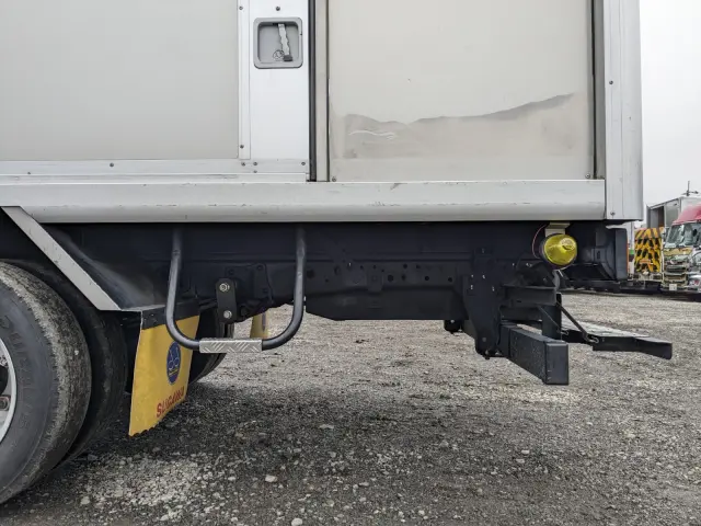 いすゞ エルフ TRG-NLR85AN(2WD)の写真15