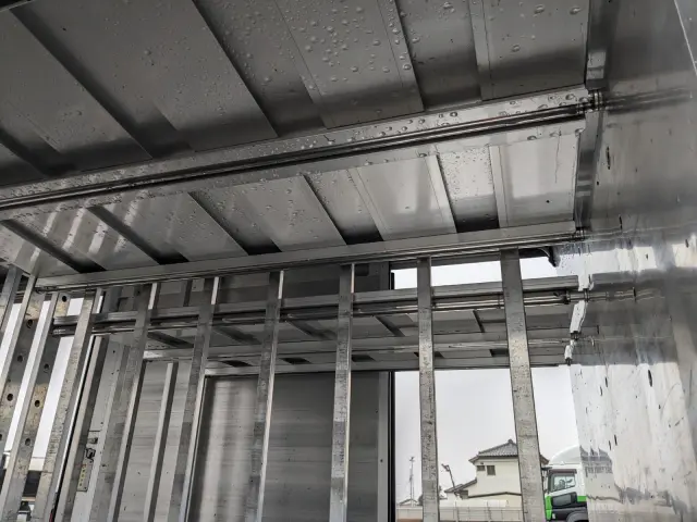 いすゞ エルフ TRG-NLR85AN(2WD)の写真28