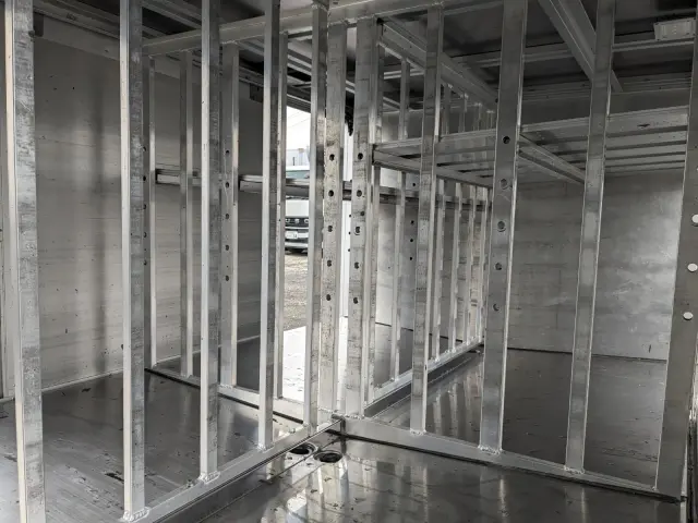 いすゞ エルフ TRG-NLR85AN(2WD)の写真32