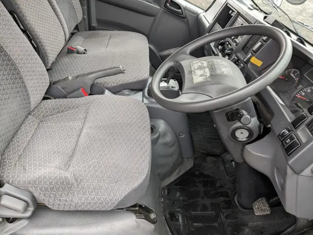 いすゞ エルフ TRG-NLR85AN(2WD)の写真34