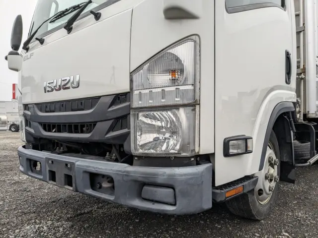 いすゞ エルフ TRG-NLR85AN(2WD)の写真45