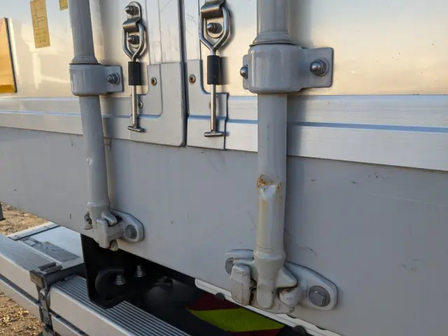 日野 レンジャー 2KG-FD2ABG(2WD)の写真8