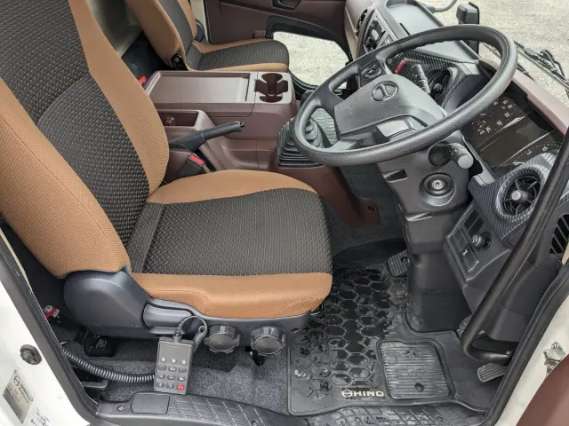 日野 レンジャー 2KG-FC2ABG(2WD)の写真38