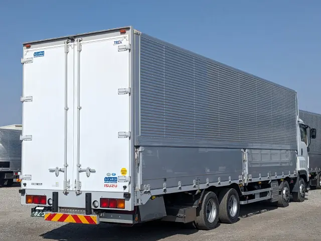 いすゞ ギガ QKG-CYJ77B(8x4)の写真5