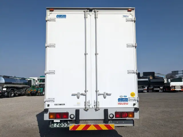 いすゞ ギガ QKG-CYJ77B(8x4)の写真6