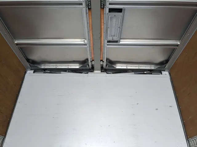 いすゞ ギガ QKG-CYJ77B(8x4)の写真15