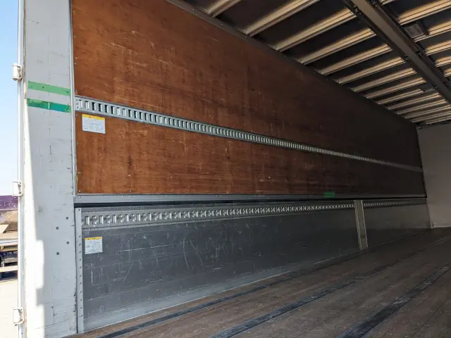 いすゞ ギガ QKG-CYJ77B(8x4)の写真19