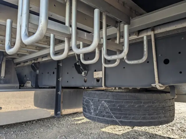 いすゞ ギガ QKG-CYJ77B(8x4)の写真24