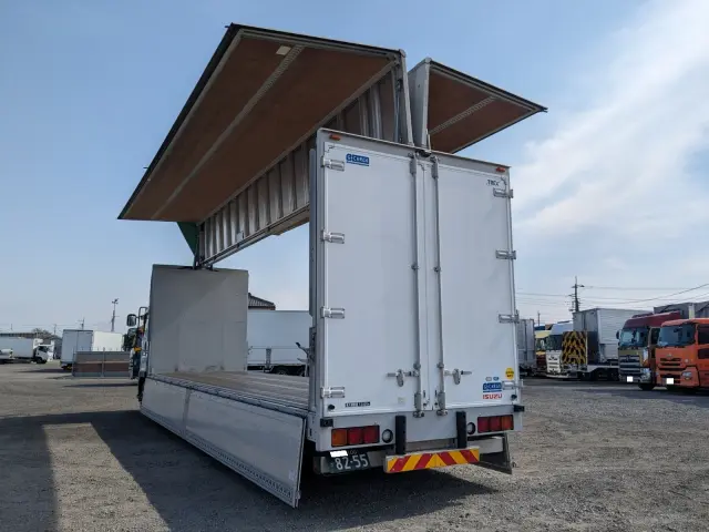 いすゞ ギガ QKG-CYJ77B(8x4)の写真34