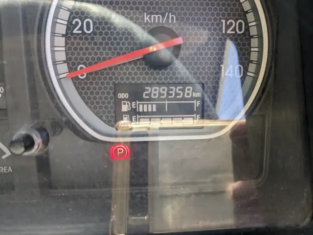 いすゞ ギガ QKG-CYJ77B(8x4)の写真42