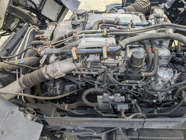 いすゞ ギガ QKG-CYJ77B(8x4)の写真44