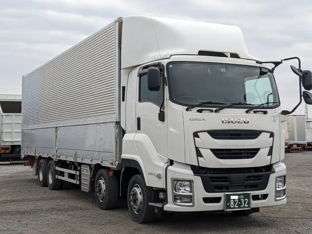 いすゞ ギガ QKG-CYJ77B(8x4)の写真3