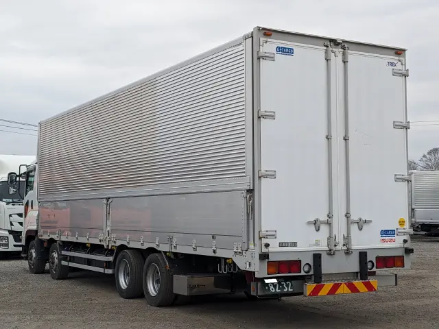 いすゞ ギガ QKG-CYJ77B(8x4)の写真4