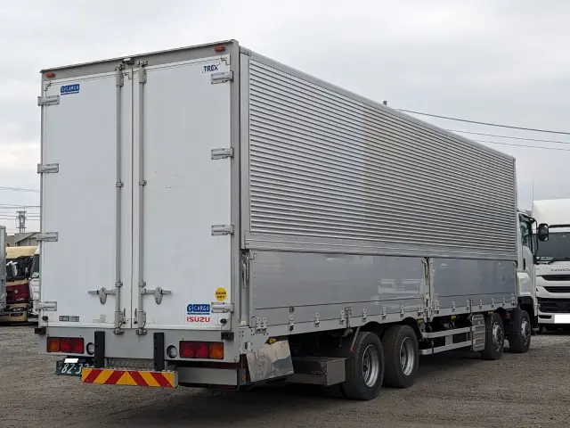 いすゞ ギガ QKG-CYJ77B(8x4)の写真5