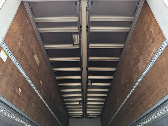 いすゞ ギガ QKG-CYJ77B(8x4)の写真13