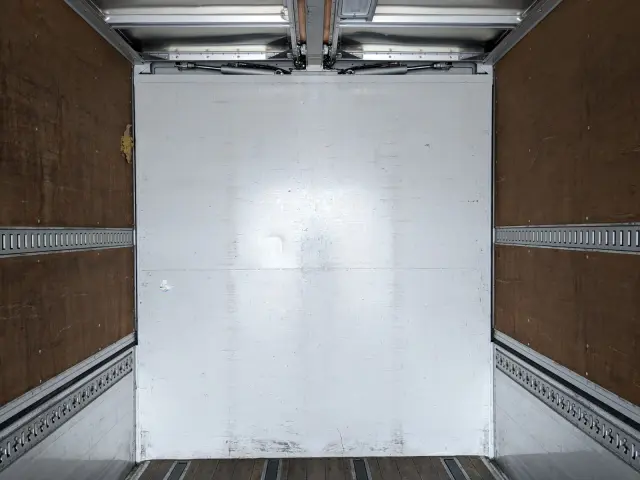 いすゞ ギガ QKG-CYJ77B(8x4)の写真16