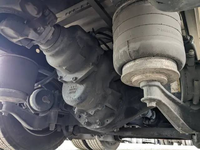 いすゞ ギガ QKG-CYJ77B(8x4)の写真23