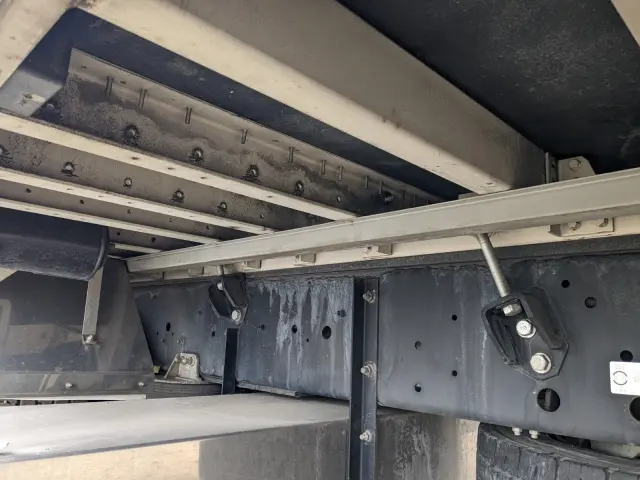 いすゞ ギガ QKG-CYJ77B(8x4)の写真26