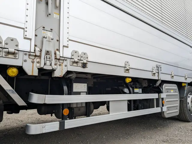 いすゞ ギガ QKG-CYJ77B(8x4)の写真34