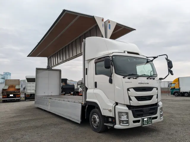 いすゞ ギガ QKG-CYJ77B(8x4)の写真35