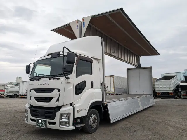 いすゞ ギガ QKG-CYJ77B(8x4)の写真37