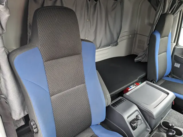 いすゞ ギガ QKG-CYJ77B(8x4)の写真41