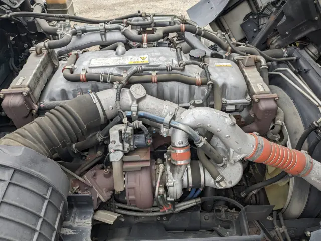 いすゞ ギガ QKG-CYJ77B(8x4)の写真48