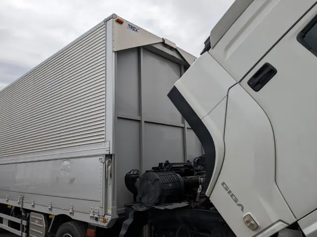 いすゞ ギガ QKG-CYJ77B(8x4)の写真49