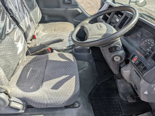 いすゞ エルフ TPG-NKR85AR(2WD)の写真38